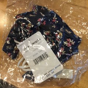 Free People Mask & Bow Set (navy)